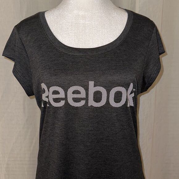 Reebok M Charcoal Gray Silver Logo Short Sleeve High Low Athletic Tee - Picture 3 of 11